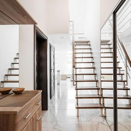 Luxurious Kaunas Basilica Apartment In Old Town By Urban Rent Екстериор снимка