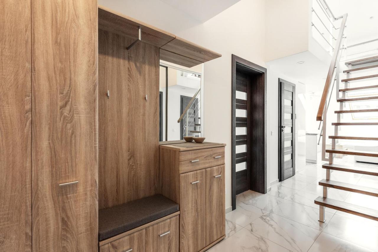 Luxurious Kaunas Basilica Apartment In Old Town By Urban Rent Екстериор снимка