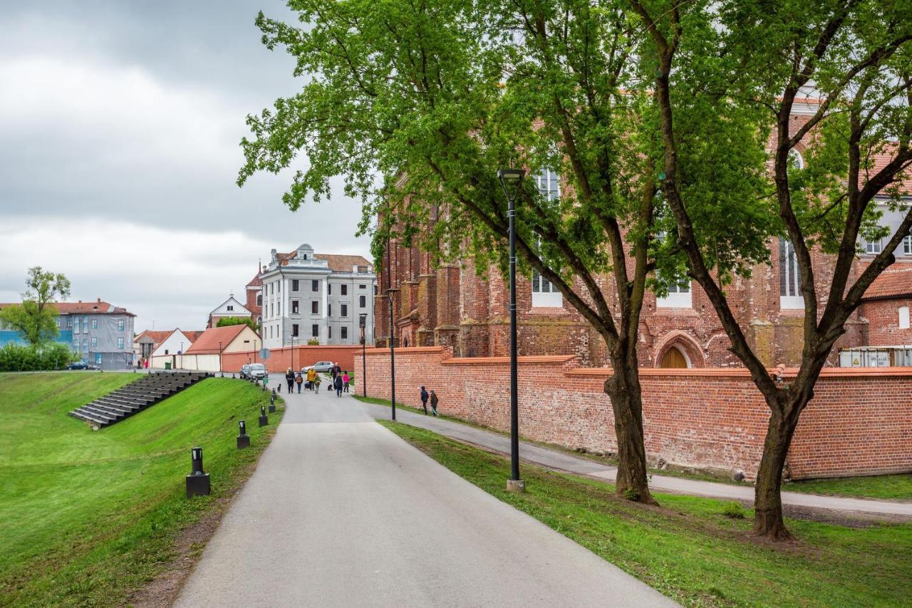 Luxurious Kaunas Basilica Apartment In Old Town By Urban Rent Екстериор снимка