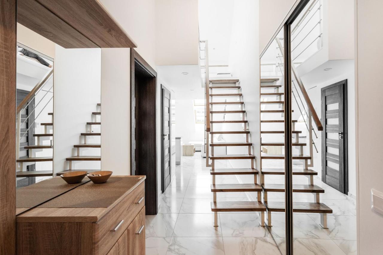 Luxurious Kaunas Basilica Apartment In Old Town By Urban Rent Екстериор снимка