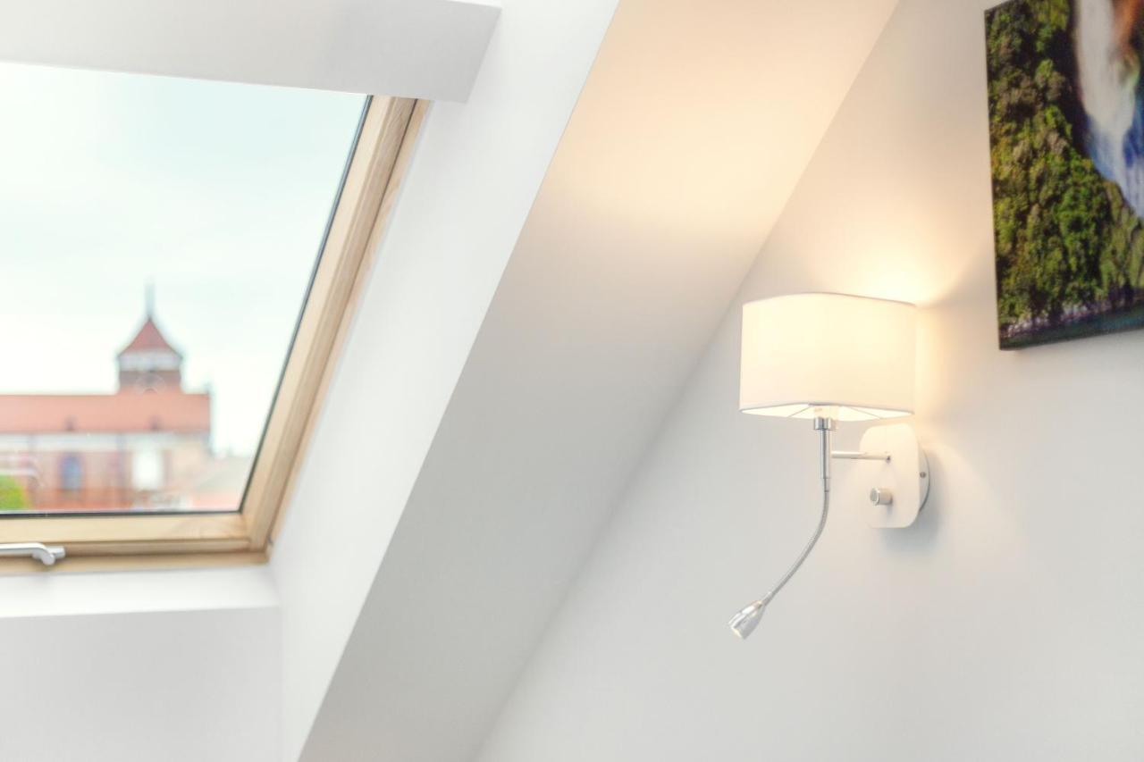 Luxurious Kaunas Basilica Apartment In Old Town By Urban Rent Екстериор снимка