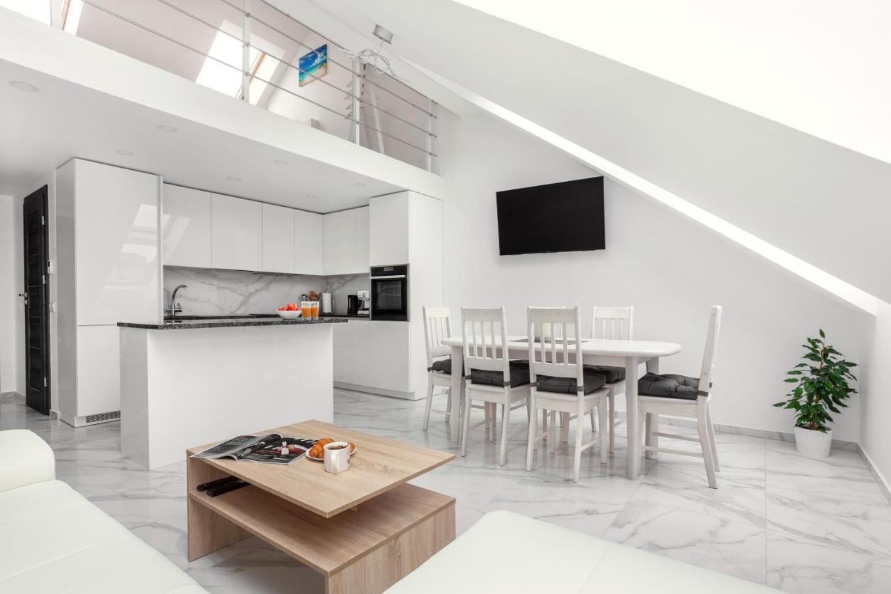 Luxurious Kaunas Basilica Apartment In Old Town By Urban Rent Екстериор снимка